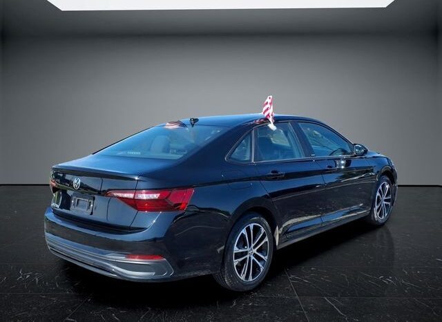 
								Volkswagen Jetta full									