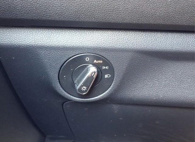 
								Volkswagen Jetta full									