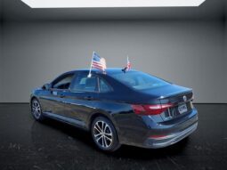 
										Volkswagen Jetta full									