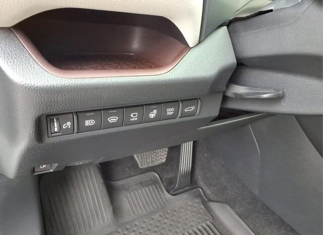 
								Toyota RAV4 Hybrid full									
