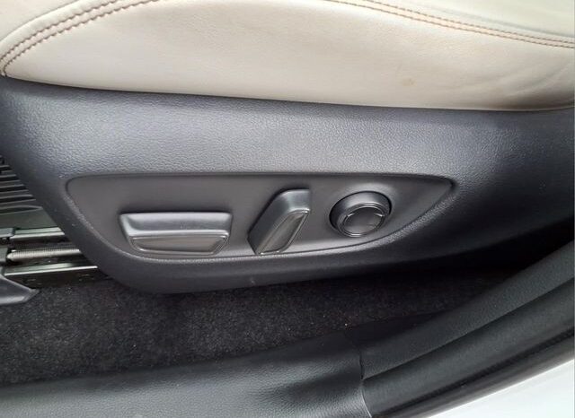 
								Toyota RAV4 Hybrid full									