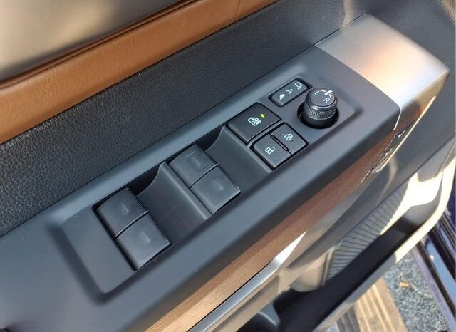 
 Toyota Sequoia full									