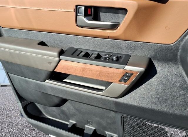 
 Toyota Sequoia full									