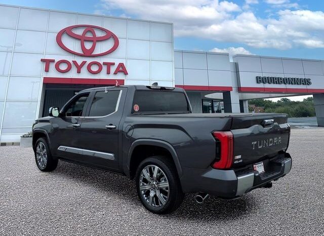 
								Toyota Tundra Hybrid full									