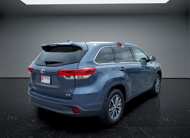 
								Toyota Highlander full									