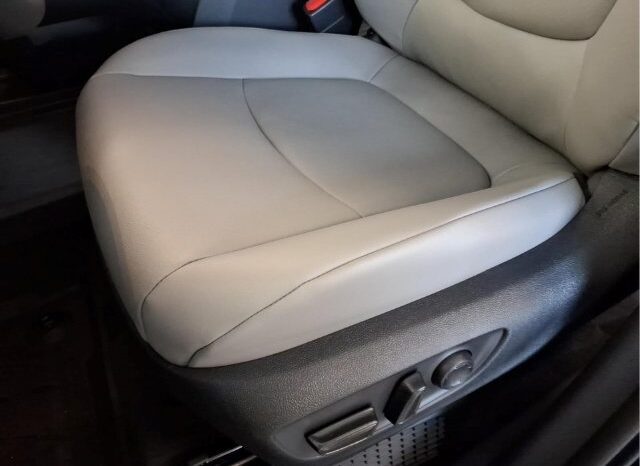 
								Toyota Sienna full									