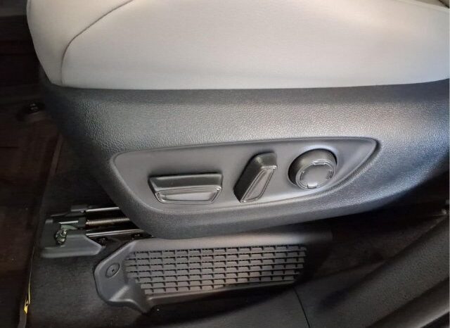 
								Toyota Sienna full									
