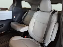 
										Toyota Sienna full									