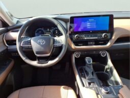 
										Toyota Grand Highlander full									