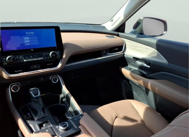 
								Toyota Grand Highlander full									