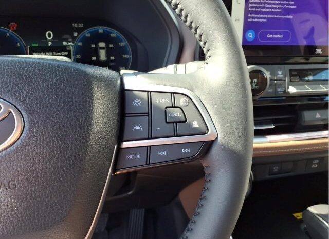 
								Toyota Grand Highlander full									