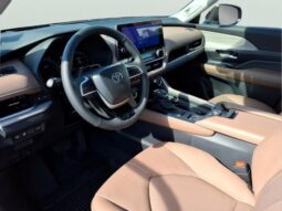 
										Toyota Grand Highlander full									