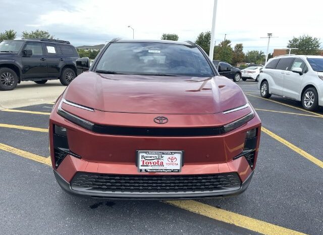 
								Toyota C-HR full									