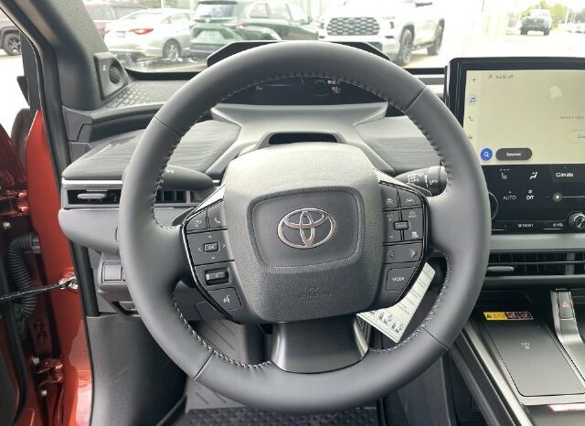 
								Toyota C-HR full									
