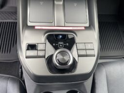 
										Toyota C-HR full									