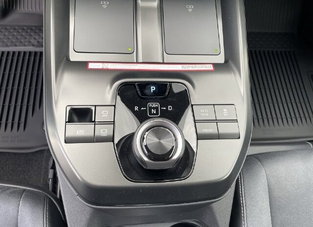 
								Toyota C-HR full									