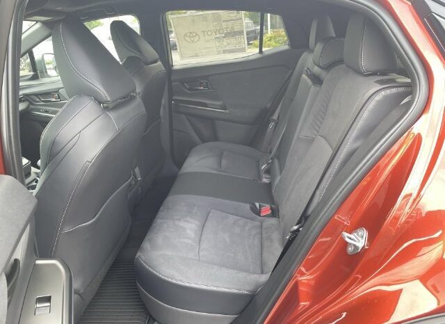 
								Toyota C-HR full									