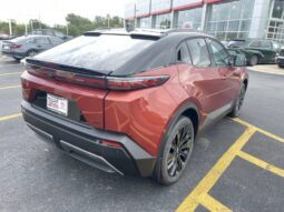 
										Toyota C-HR full									