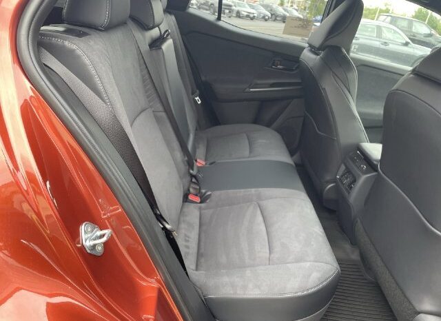
								Toyota C-HR full									