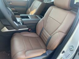 Toyota Tundra Hybrid full