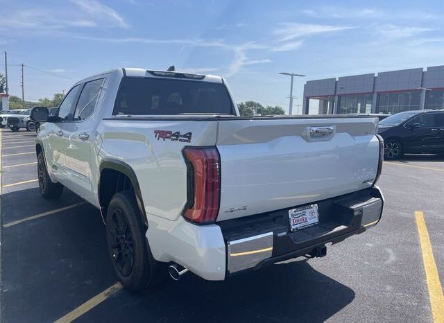 
 Toyota Tundra Hybrid full									
