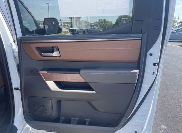 
 Toyota Tundra Hybrid full									