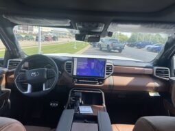 Toyota Tundra Hybrid full