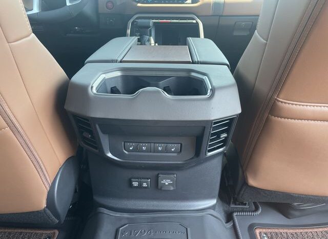 
 Toyota Tundra Hybrid full									