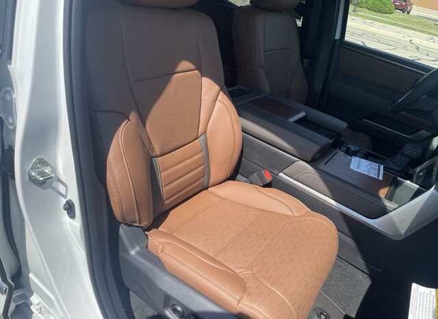 
 Toyota Tundra Hybrid full									