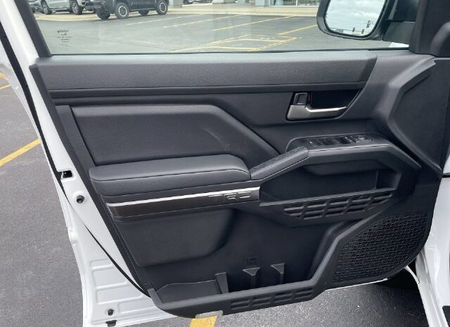 
								Toyota Tacoma full									