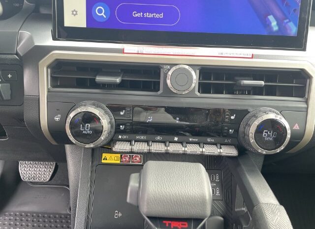 
								Toyota Tacoma full									