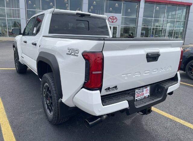
								Toyota Tacoma full									