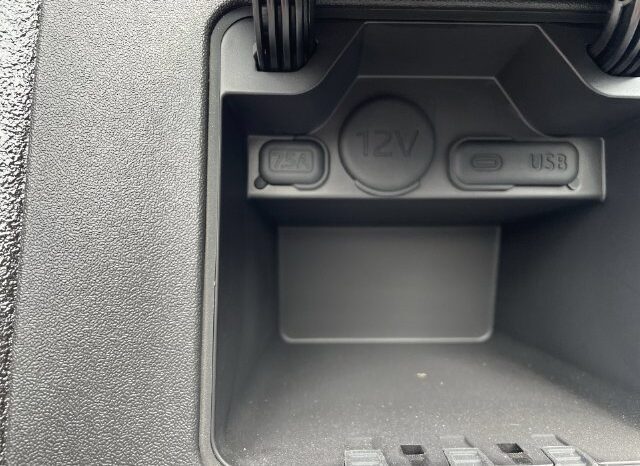 
								Toyota Tacoma full									