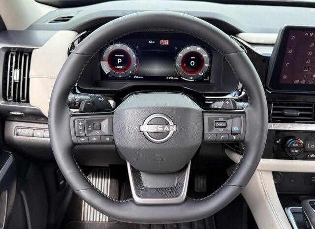
								Nissan Pathfinder full									