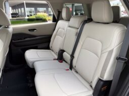 
										Nissan Pathfinder full									