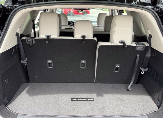 
								Nissan Pathfinder full									