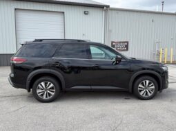 
										Nissan Pathfinder full									