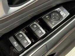 
										Kia Sorento Hybrid full									