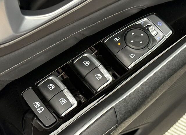 
								Kia Sorento Hybrid full									