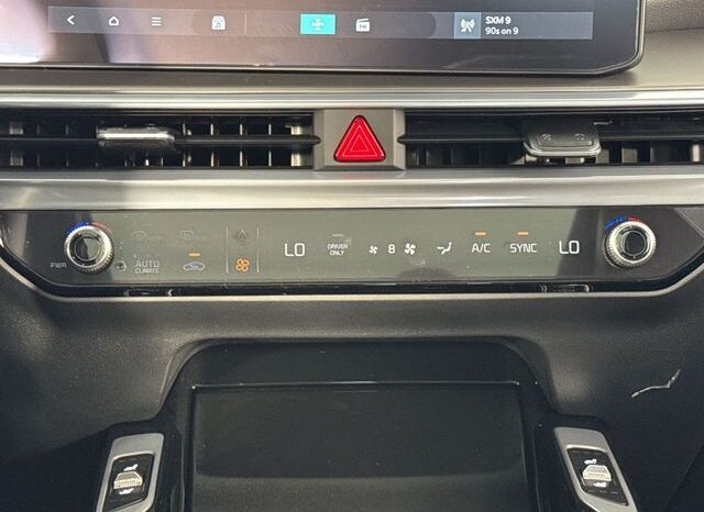 
								Kia Sorento Hybrid full									