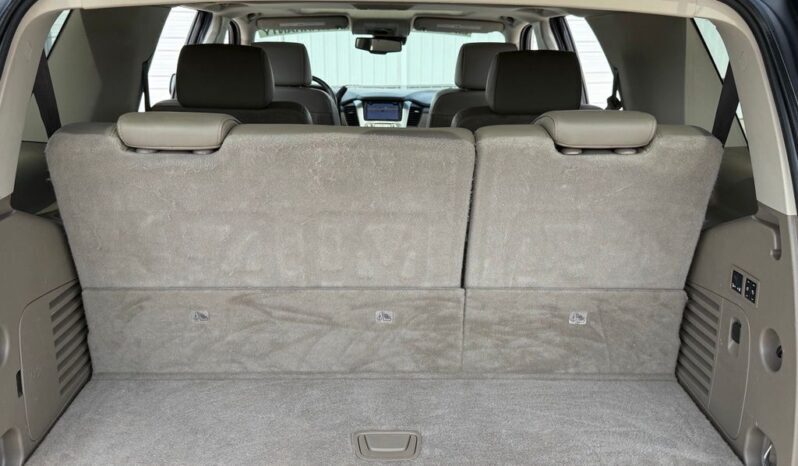 
								Chevrolet Tahoe full									