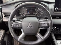 
										Mitsubishi Outlander full									