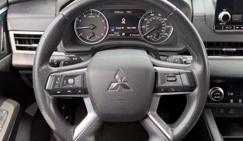 
								Mitsubishi Outlander full									