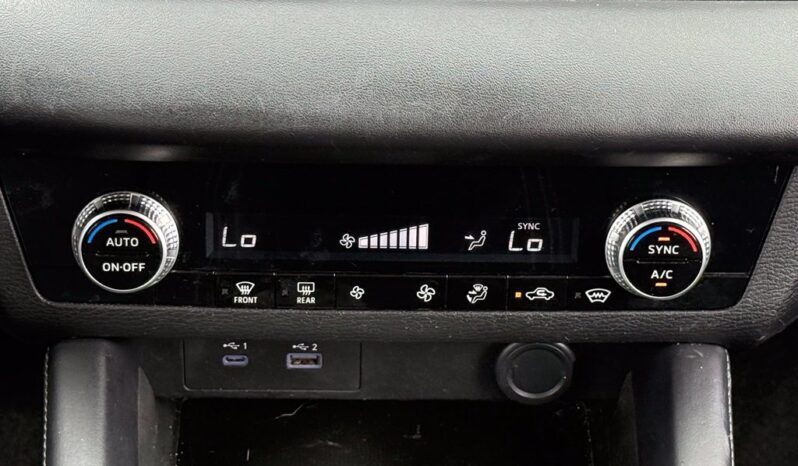 
								Mitsubishi Outlander full									