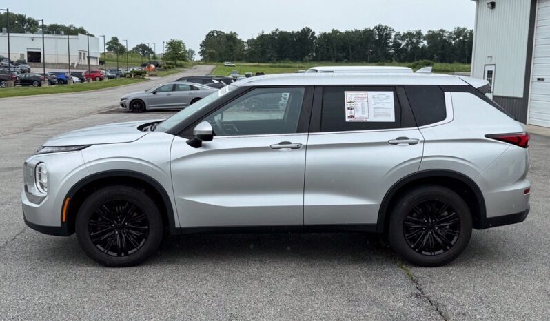 
								Mitsubishi Outlander full									