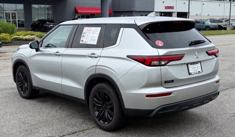 
								Mitsubishi Outlander full									