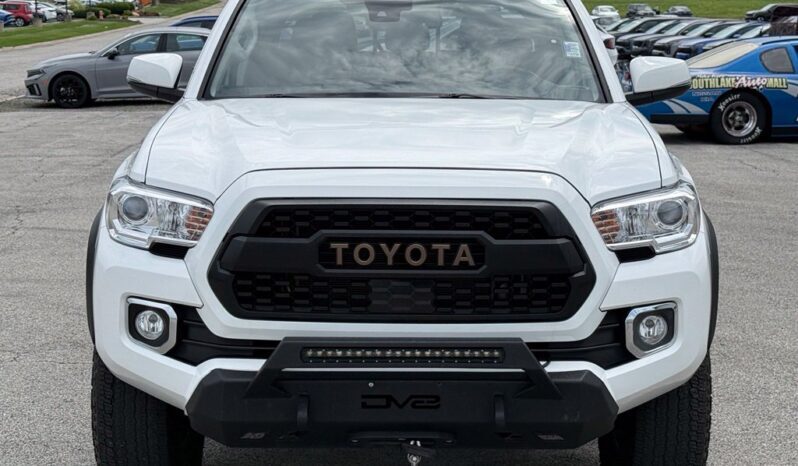 
								Toyota Tacoma full									