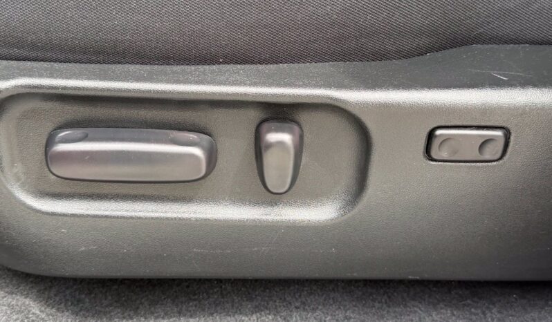
								Toyota Tacoma full									