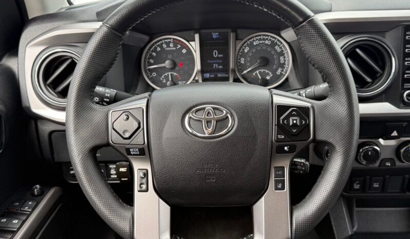 
								Toyota Tacoma full									