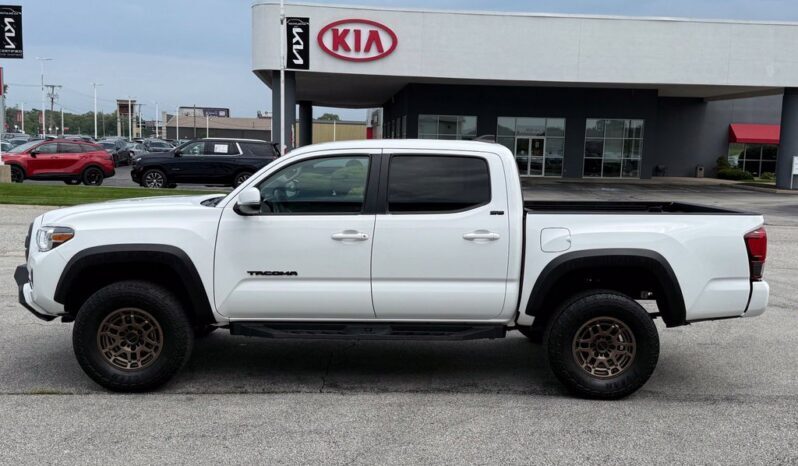
								Toyota Tacoma full									